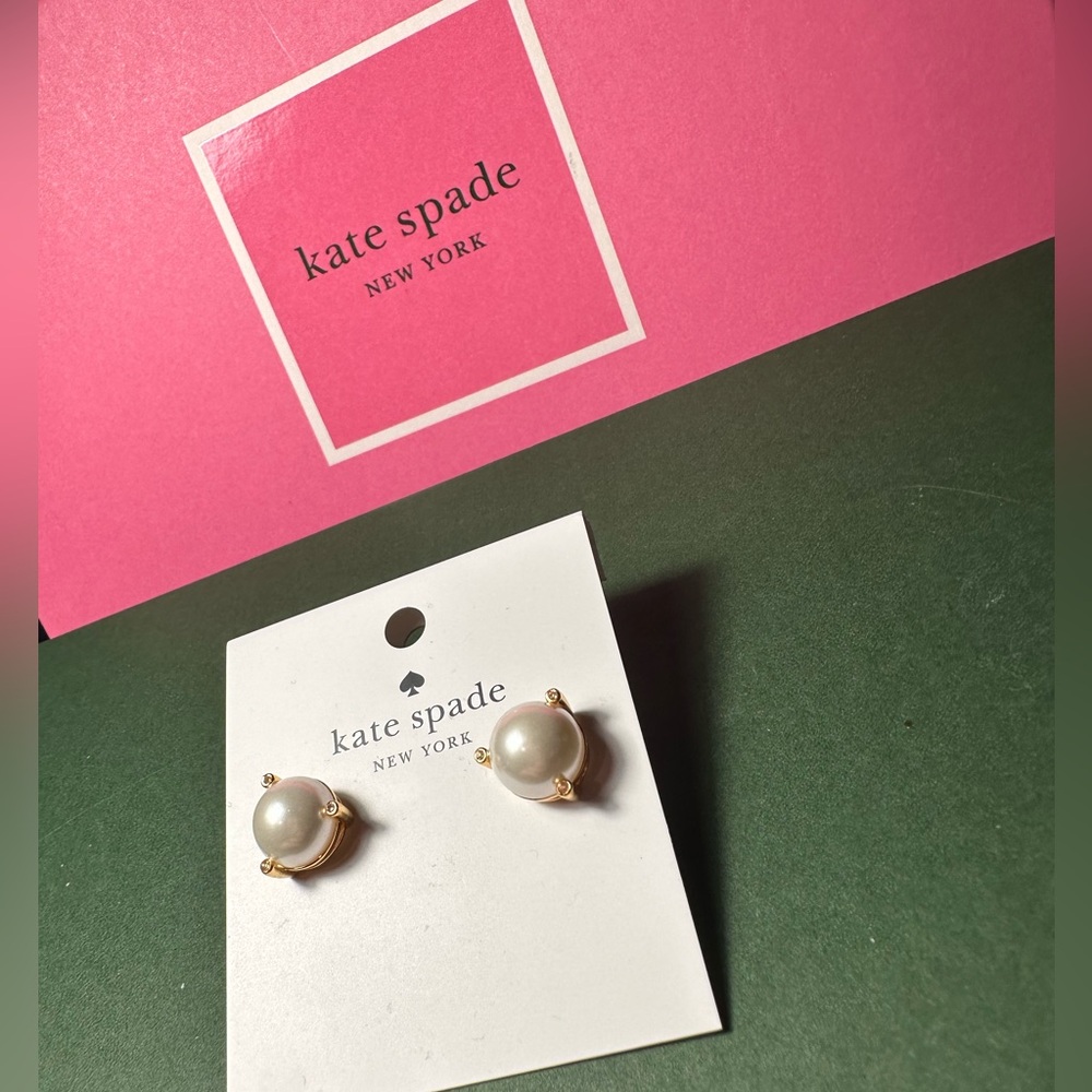 KATE SPADE FAUX PEARL STUDS NEW - Picture 4 of 6